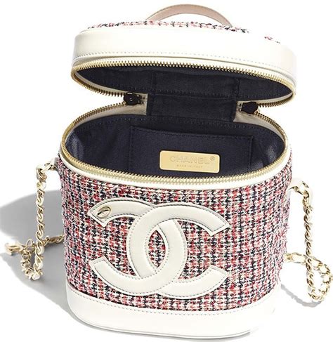 chanel vanity case香港價錢|Long vanity with chain, Wool tweed & gold.